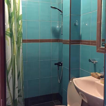 Spacious House In With Garden Tatil Evi